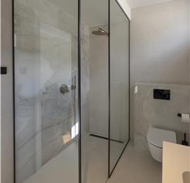 Selection of 5 bedroom seafront villas with pool on Ciovo near Trogir, sleeps 10
